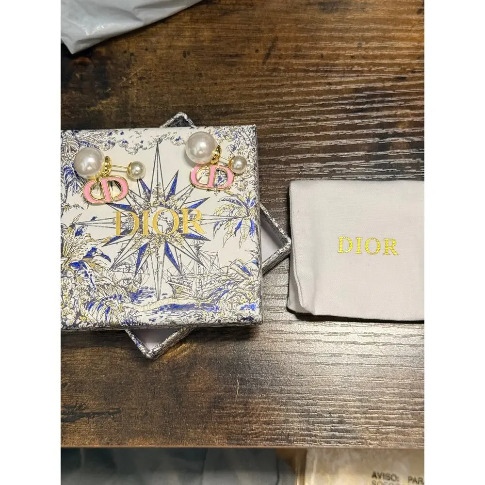 Dior Earrings - Picture 5 of 5